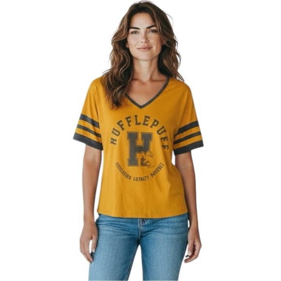 Warner Bros. Tops - Hufflepuff House Women’s Size S Harry Potter V-Neck Tee